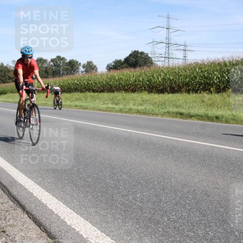 01.09.2024 - 17. Tribühne Triathlon H.Heesch http://msf.ph/oto/6943229 01.09.2024 11:28:37 Radfahren 322, 337, 408, 467, 491 meine-sportfotos.de