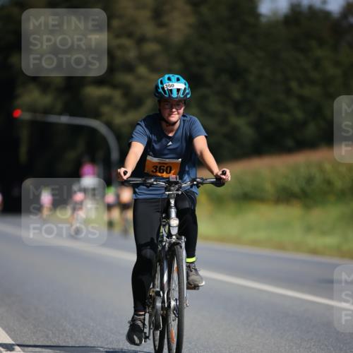 01.09.2024 - 17. Tribühne Triathlon H.Heesch http://msf.ph/oto/6943231 01.09.2024 11:30:39 Radfahren 360, 405, 429, 516, 531 meine-sportfotos.de