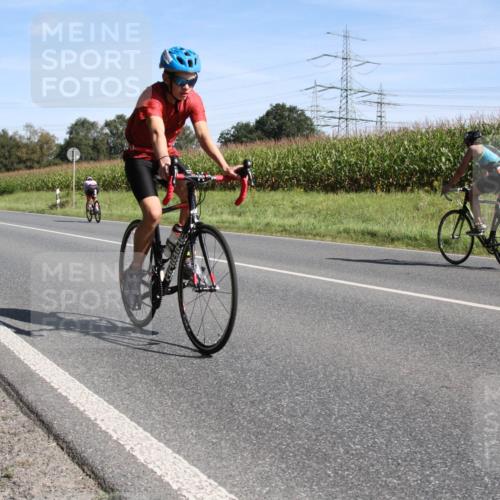 01.09.2024 - 17. Tribühne Triathlon H.Heesch http://msf.ph/oto/6943232 01.09.2024 11:28:37 Radfahren 322, 337, 408, 467, 491 meine-sportfotos.de