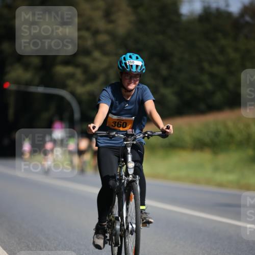 01.09.2024 - 17. Tribühne Triathlon H.Heesch http://msf.ph/oto/6943237 01.09.2024 11:30:39 Radfahren 360, 405, 429, 516, 531 meine-sportfotos.de