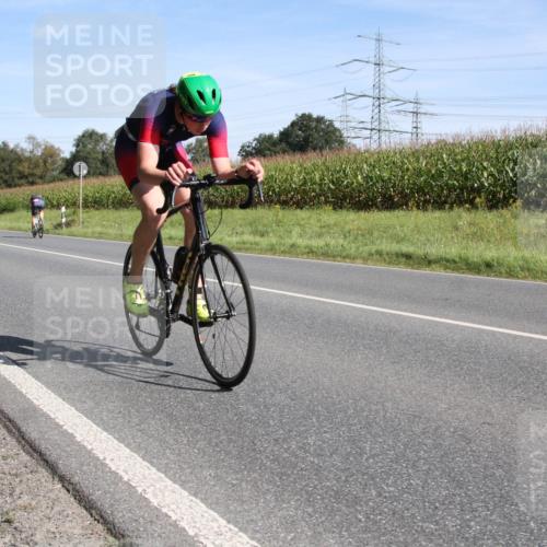 01.09.2024 - 17. Tribühne Triathlon H.Heesch http://msf.ph/oto/6943238 01.09.2024 11:28:42 Radfahren 322, 337, 487, 491 meine-sportfotos.de