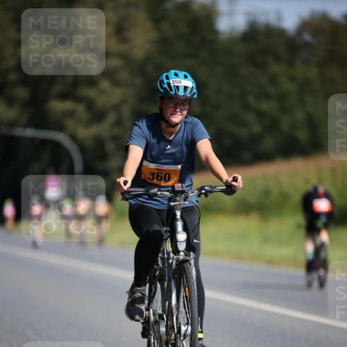 01.09.2024 - 17. Tribühne Triathlon H.Heesch http://msf.ph/oto/6943245 01.09.2024 11:30:39 Radfahren 360, 405, 429, 516, 531 meine-sportfotos.de