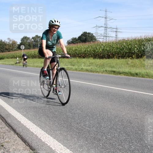 01.09.2024 - 17. Tribühne Triathlon H.Heesch http://msf.ph/oto/6943253 01.09.2024 11:29:04 Radfahren 421, 444, 555, 560 meine-sportfotos.de
