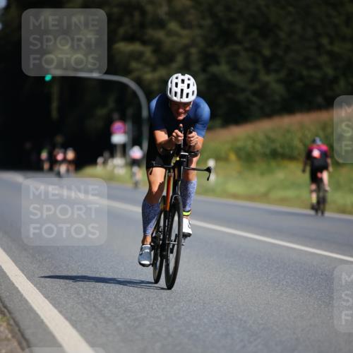 01.09.2024 - 17. Tribühne Triathlon H.Heesch http://msf.ph/oto/6943268 01.09.2024 11:30:49 Radfahren 319, 403, 433, 471, 512, 531, 562 meine-sportfotos.de
