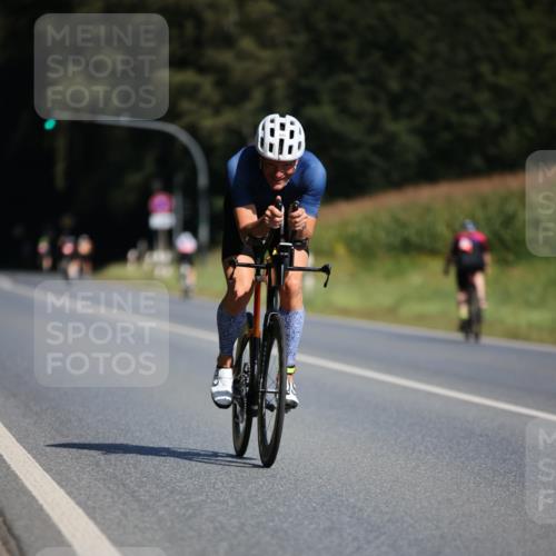 01.09.2024 - 17. Tribühne Triathlon H.Heesch http://msf.ph/oto/6943271 01.09.2024 11:30:49 Radfahren 319, 403, 433, 471, 512, 531, 562 meine-sportfotos.de