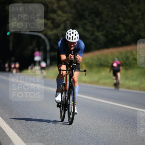 01.09.2024 - 17. Tribühne Triathlon H.Heesch http://msf.ph/oto/6943274 01.09.2024 11:30:49 Radfahren 319, 403, 433, 471, 512, 531, 562 meine-sportfotos.de