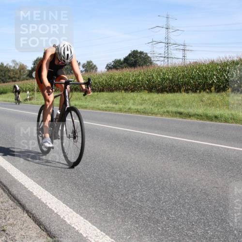01.09.2024 - 17. Tribühne Triathlon H.Heesch http://msf.ph/oto/6943275 01.09.2024 11:29:25 Radfahren 320, 380, 438, 477, 500 meine-sportfotos.de