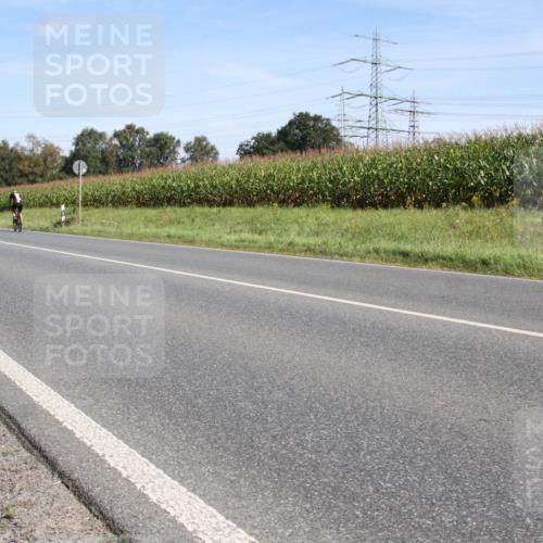 01.09.2024 - 17. Tribühne Triathlon H.Heesch http://msf.ph/oto/6943277 01.09.2024 11:29:25 Radfahren 320, 380, 438, 477, 500 meine-sportfotos.de