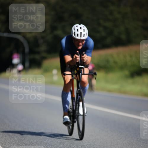 01.09.2024 - 17. Tribühne Triathlon H.Heesch http://msf.ph/oto/6943284 01.09.2024 11:30:49 Radfahren 319, 403, 433, 471, 512, 531, 562 meine-sportfotos.de