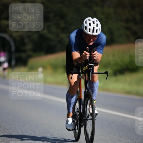 01.09.2024 - 17. Tribühne Triathlon H.Heesch http://msf.ph/oto/6943296 01.09.2024 11:30:50 Radfahren 319, 403, 433, 471, 512, 562 meine-sportfotos.de
