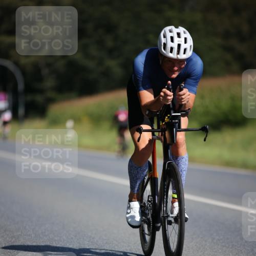 01.09.2024 - 17. Tribühne Triathlon H.Heesch http://msf.ph/oto/6943300 01.09.2024 11:30:50 Radfahren 319, 403, 433, 471, 512, 562 meine-sportfotos.de