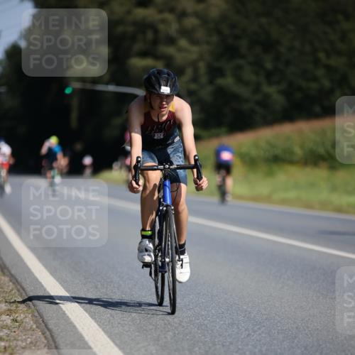 01.09.2024 - 17. Tribühne Triathlon H.Heesch http://msf.ph/oto/6943302 01.09.2024 11:30:56 Radfahren 319, 432, 562 meine-sportfotos.de