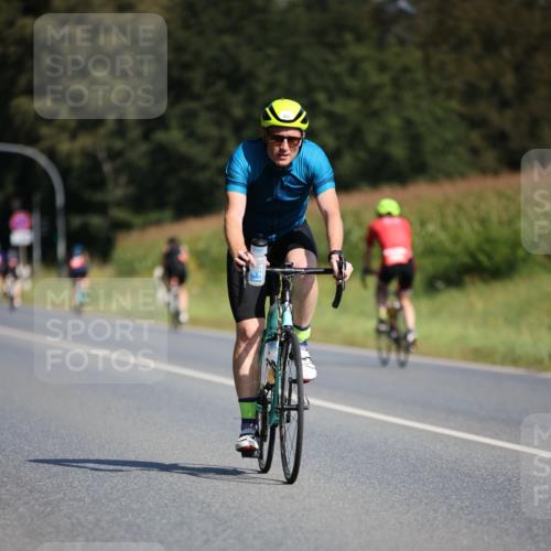 01.09.2024 - 17. Tribühne Triathlon H.Heesch http://msf.ph/oto/6943326 01.09.2024 11:31:03 Radfahren 333, 374, 432, 523 meine-sportfotos.de