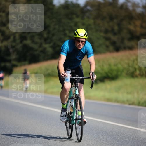 01.09.2024 - 17. Tribühne Triathlon H.Heesch http://msf.ph/oto/6943334 01.09.2024 11:31:03 Radfahren 333, 374, 432, 523 meine-sportfotos.de