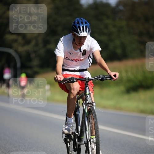 01.09.2024 - 17. Tribühne Triathlon H.Heesch http://msf.ph/oto/6943349 01.09.2024 11:31:07 Radfahren 314, 333, 374, 400, 523 meine-sportfotos.de
