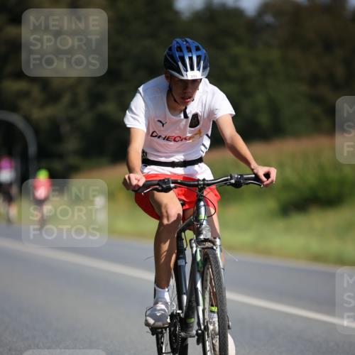 01.09.2024 - 17. Tribühne Triathlon H.Heesch http://msf.ph/oto/6943352 01.09.2024 11:31:08 Radfahren 314, 333, 374, 400, 523 meine-sportfotos.de
