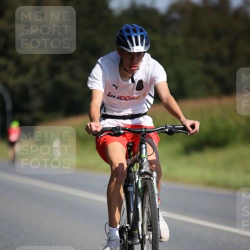 01.09.2024 - 17. Tribühne Triathlon H.Heesch http://msf.ph/oto/6943355 01.09.2024 11:31:08 Radfahren 314, 333, 374, 400, 523 meine-sportfotos.de