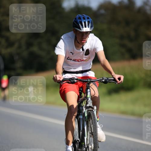 01.09.2024 - 17. Tribühne Triathlon H.Heesch http://msf.ph/oto/6943358 01.09.2024 11:31:08 Radfahren 314, 333, 374, 400, 523 meine-sportfotos.de