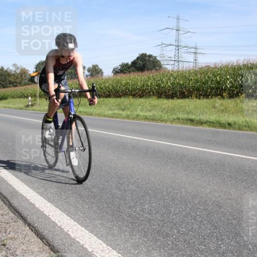 01.09.2024 - 17. Tribühne Triathlon H.Heesch http://msf.ph/oto/6943365 01.09.2024 11:30:57 Radfahren 319, 403, 512, 562 meine-sportfotos.de