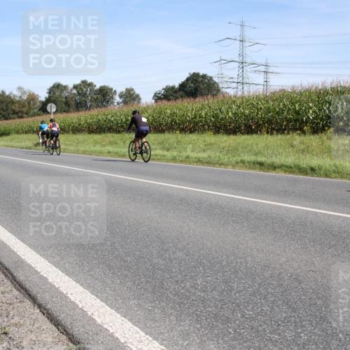 01.09.2024 - 17. Tribühne Triathlon H.Heesch http://msf.ph/oto/6943402 01.09.2024 11:31:42 Radfahren 415, 416, 448, 547, 561 meine-sportfotos.de