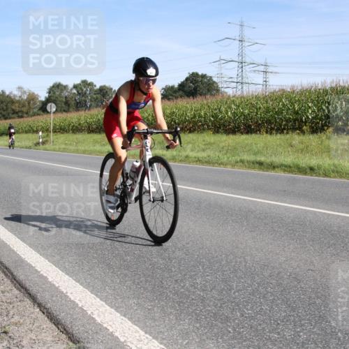 01.09.2024 - 17. Tribühne Triathlon H.Heesch http://msf.ph/oto/6943409 01.09.2024 11:31:56 Radfahren 367, 492, 530, 556 meine-sportfotos.de