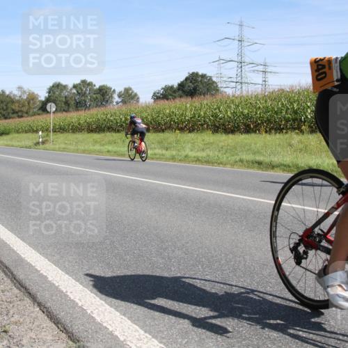 01.09.2024 - 17. Tribühne Triathlon H.Heesch http://msf.ph/oto/6943470 01.09.2024 11:33:21 Radfahren 340, 393, 443, 454, 501, 543 meine-sportfotos.de