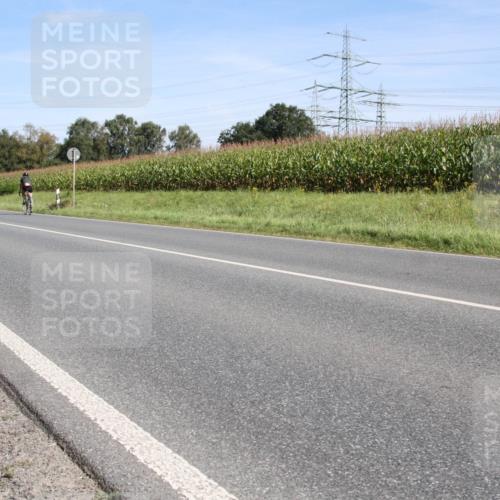 01.09.2024 - 17. Tribühne Triathlon H.Heesch http://msf.ph/oto/6943472 01.09.2024 11:33:24 Radfahren 340, 393, 443, 501 meine-sportfotos.de