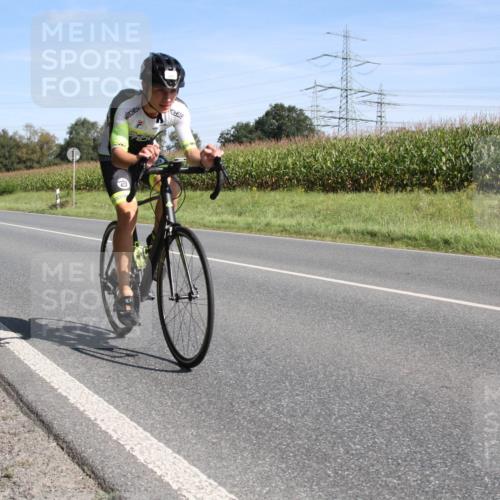 01.09.2024 - 17. Tribühne Triathlon H.Heesch http://msf.ph/oto/6943486 01.09.2024 11:34:08 Radfahren 329, 417 meine-sportfotos.de