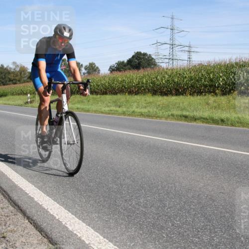01.09.2024 - 17. Tribühne Triathlon H.Heesch http://msf.ph/oto/6943489 01.09.2024 11:34:09 Radfahren 329, 417 meine-sportfotos.de