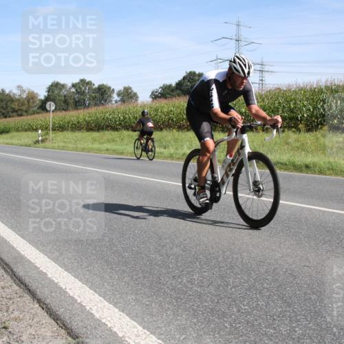 01.09.2024 - 17. Tribühne Triathlon H.Heesch http://msf.ph/oto/6943505 01.09.2024 11:34:41 Radfahren 348, 387, 546 meine-sportfotos.de
