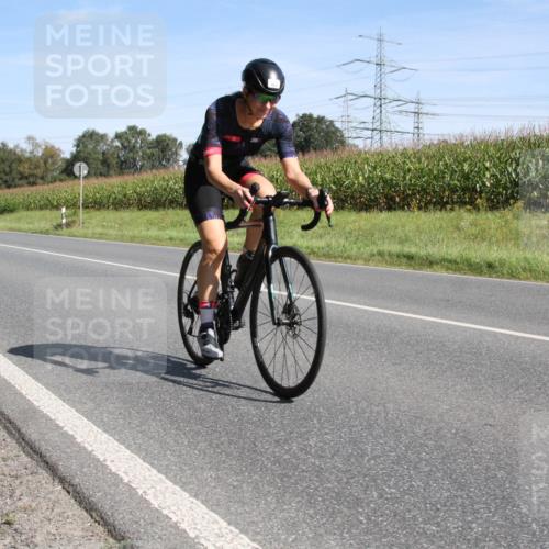 01.09.2024 - 17. Tribühne Triathlon H.Heesch http://msf.ph/oto/6943510 01.09.2024 11:34:48 Radfahren 308, 348, 428, 521 meine-sportfotos.de