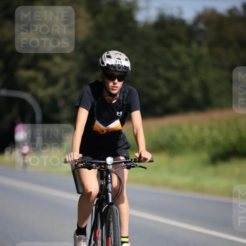 01.09.2024 - 17. Tribühne Triathlon H.Heesch http://msf.ph/oto/6943515 01.09.2024 11:32:42 Radfahren 315, 334, 468, 482 meine-sportfotos.de
