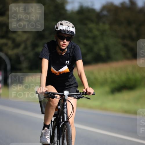 01.09.2024 - 17. Tribühne Triathlon H.Heesch http://msf.ph/oto/6943520 01.09.2024 11:32:42 Radfahren 315, 334, 468, 482 meine-sportfotos.de
