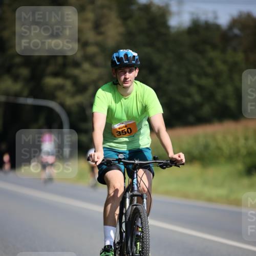 01.09.2024 - 17. Tribühne Triathlon H.Heesch http://msf.ph/oto/6943539 01.09.2024 11:32:57 Radfahren 350, 401, 494 meine-sportfotos.de