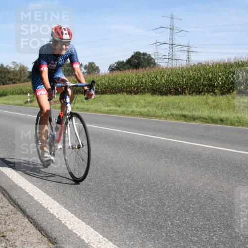 01.09.2024 - 17. Tribühne Triathlon H.Heesch http://msf.ph/oto/6943556 01.09.2024 11:36:01 Radfahren 425, 430, 534 meine-sportfotos.de