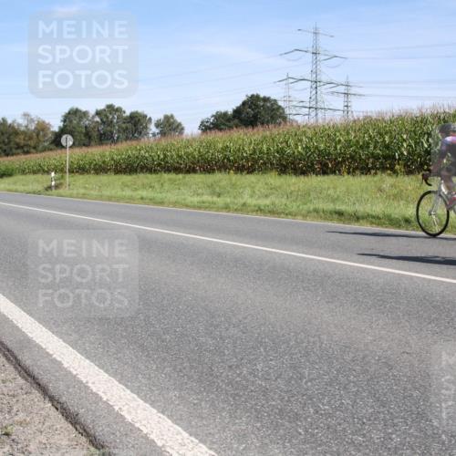 01.09.2024 - 17. Tribühne Triathlon H.Heesch http://msf.ph/oto/6943563 01.09.2024 11:36:08 Radfahren 394, 425, 505, 534 meine-sportfotos.de