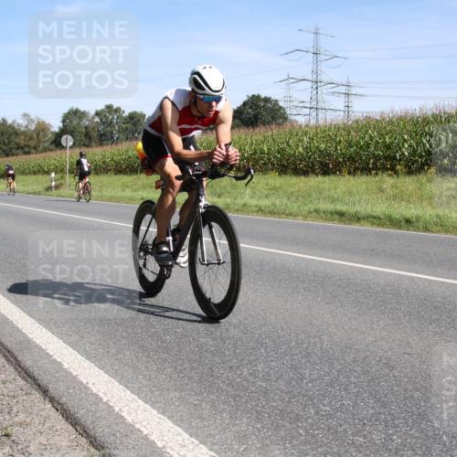 01.09.2024 - 17. Tribühne Triathlon H.Heesch http://msf.ph/oto/6943580 01.09.2024 11:36:25 Radfahren 312, 382, 446, 470, 538 meine-sportfotos.de