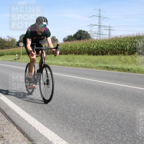 01.09.2024 - 17. Tribühne Triathlon H.Heesch http://msf.ph/oto/6943608 01.09.2024 11:36:44 Radfahren 309, 341, 395, 398, 409 meine-sportfotos.de