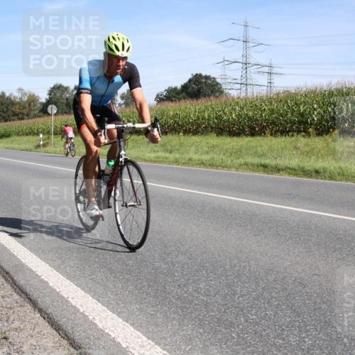 01.09.2024 - 17. Tribühne Triathlon H.Heesch http://msf.ph/oto/6943614 01.09.2024 11:36:49 Radfahren 395, 398, 486 meine-sportfotos.de