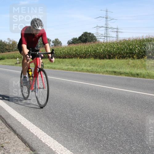 01.09.2024 - 17. Tribühne Triathlon H.Heesch http://msf.ph/oto/6943640 01.09.2024 11:37:18 Radfahren 412, 460, 504, 508, 536 meine-sportfotos.de