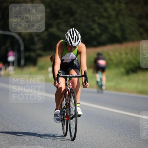 01.09.2024 - 17. Tribühne Triathlon H.Heesch http://msf.ph/oto/6943647 01.09.2024 11:33:20 Radfahren 340, 393, 443, 501, 543 meine-sportfotos.de