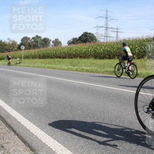 01.09.2024 - 17. Tribühne Triathlon H.Heesch http://msf.ph/oto/6943649 01.09.2024 11:37:19 Radfahren 412, 460, 504, 508, 536 meine-sportfotos.de