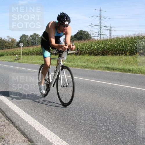 01.09.2024 - 17. Tribühne Triathlon H.Heesch http://msf.ph/oto/6943652 01.09.2024 11:37:26 Radfahren 474, 551 meine-sportfotos.de