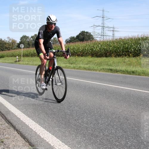 01.09.2024 - 17. Tribühne Triathlon H.Heesch http://msf.ph/oto/6943656 01.09.2024 11:37:28 Radfahren 404, 454, 474, 551 meine-sportfotos.de