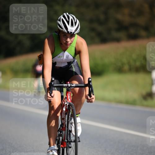 01.09.2024 - 17. Tribühne Triathlon H.Heesch http://msf.ph/oto/6943661 01.09.2024 11:33:20 Radfahren 340, 393, 443, 501, 543 meine-sportfotos.de
