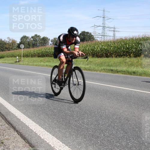01.09.2024 - 17. Tribühne Triathlon H.Heesch http://msf.ph/oto/6943662 01.09.2024 11:37:34 Radfahren 404, 454, 495 meine-sportfotos.de