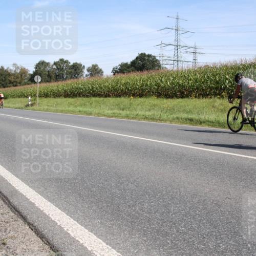 01.09.2024 - 17. Tribühne Triathlon H.Heesch http://msf.ph/oto/6943684 01.09.2024 11:38:01 Radfahren 445, 478, 520, 529 meine-sportfotos.de
