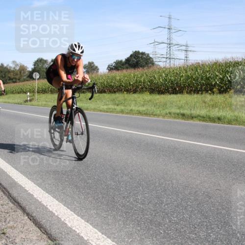 01.09.2024 - 17. Tribühne Triathlon H.Heesch http://msf.ph/oto/6943693 01.09.2024 11:38:12 Radfahren 360, 390, 431, 489, 553 meine-sportfotos.de