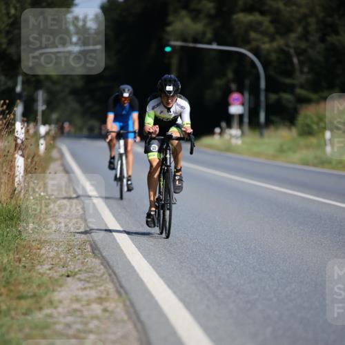 01.09.2024 - 17. Tribühne Triathlon H.Heesch http://msf.ph/oto/6943707 01.09.2024 11:34:06 Radfahren 329, 417 meine-sportfotos.de