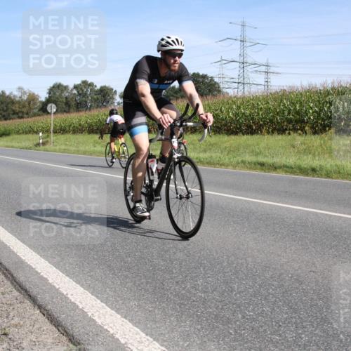 01.09.2024 - 17. Tribühne Triathlon H.Heesch http://msf.ph/oto/6943709 01.09.2024 11:38:21 Radfahren 360, 362, 463, 498, 525 meine-sportfotos.de